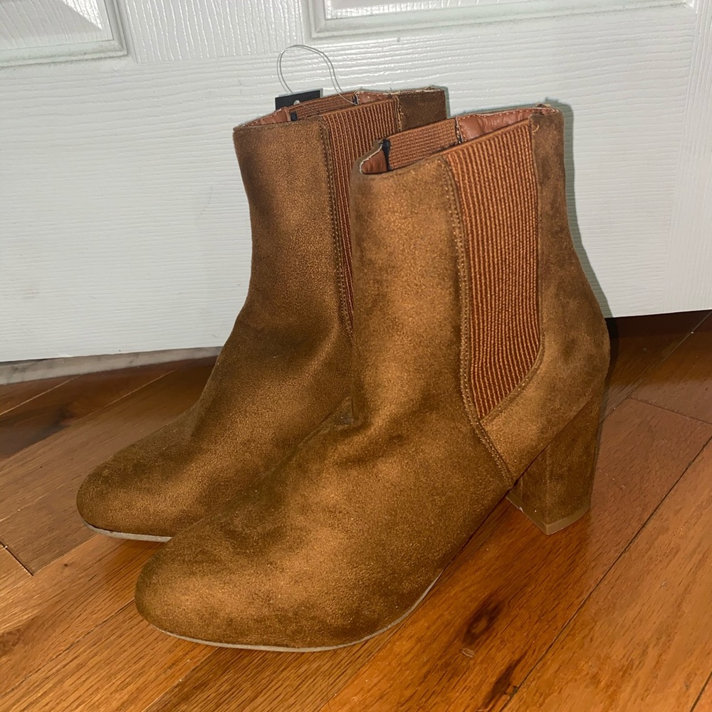 NWT Tan Booties